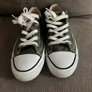 Airwalk canvas shoes